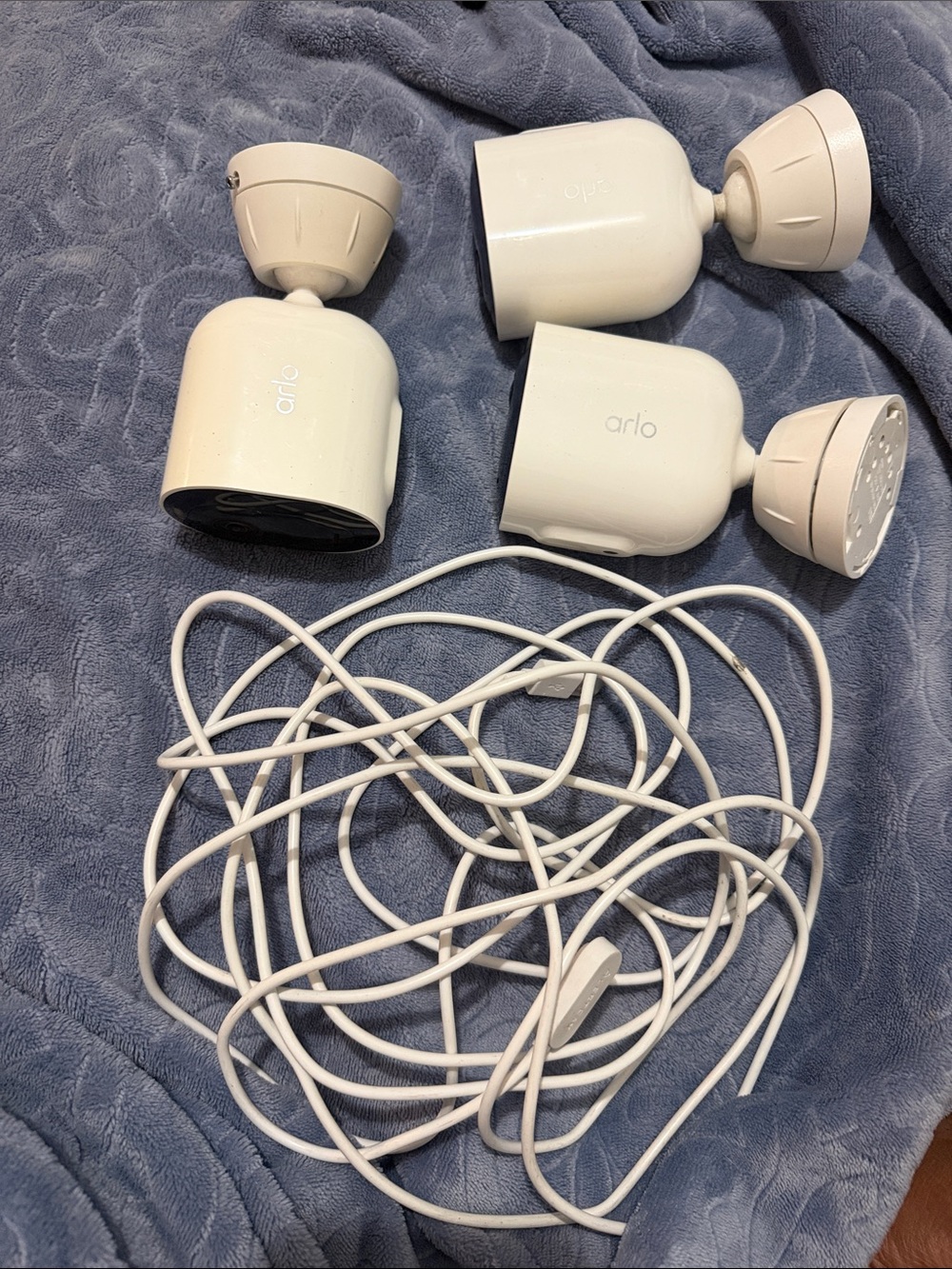 Arlo Pro 5S 2K Security Camera SET of 3 Cameras) Good